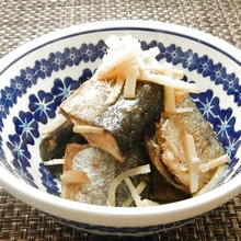 塩サンマで!!骨まで食べれるサンマの生姜煮