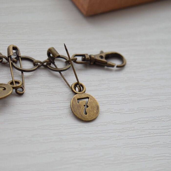 キーホルダーに通します