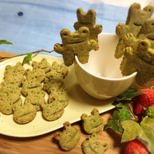 100均くまさん型でカエル青のりクッキー!