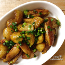 節約ボリュームおかず♪ 新じゃがと手羽中のカレー風味照り焼き
