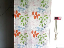 100均の突っ張り棒とIKEAのシャワーカーテンでタペストリー