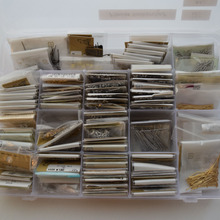 細かいパーツ収納!ダイソーのケースにお任せ!