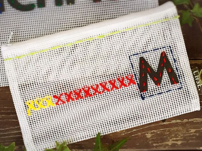 周りに刺繍する