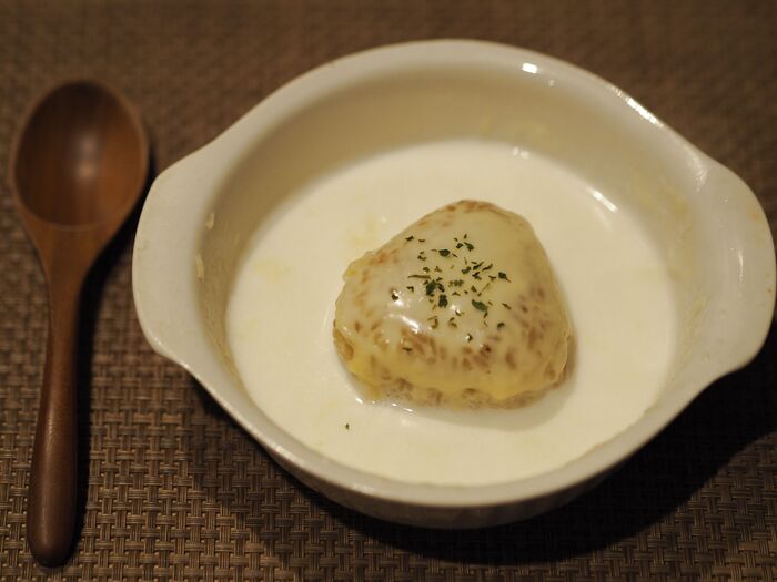 意外な組み合わせがウマい!◯◯と牛乳をチンするだけの超簡単&時短な「牛乳リゾット」
