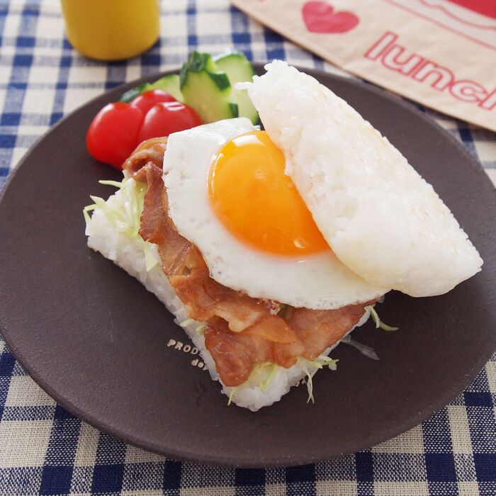 フライパンひとつで簡単!「ライスバーガー(しょうが焼き)」
