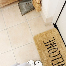 白クロックスがナチュラルで可愛い!!ガーデニング&玄関編