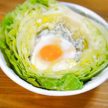 レンジで簡単☆丸ごと味わう春キャベツのしらす玉子蒸しのレシピ☆彡