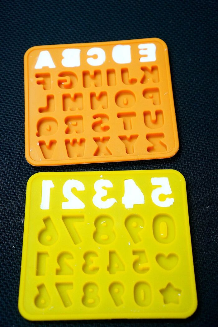 手順1.粘土を詰めていく