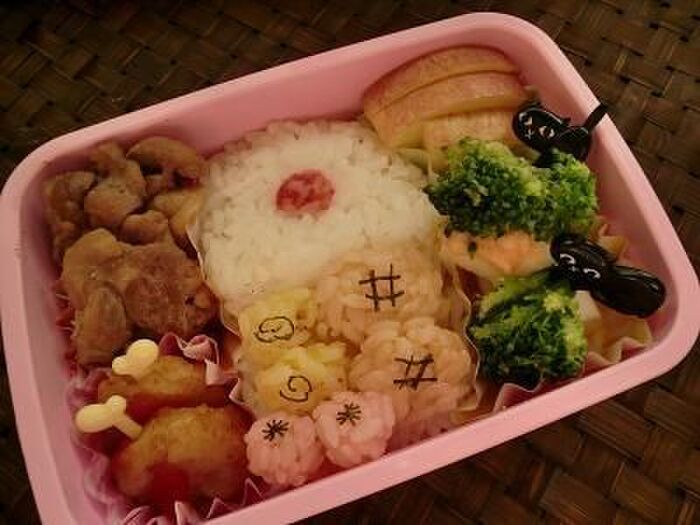 お弁当箱を開けるとまたまたお弁当箱?