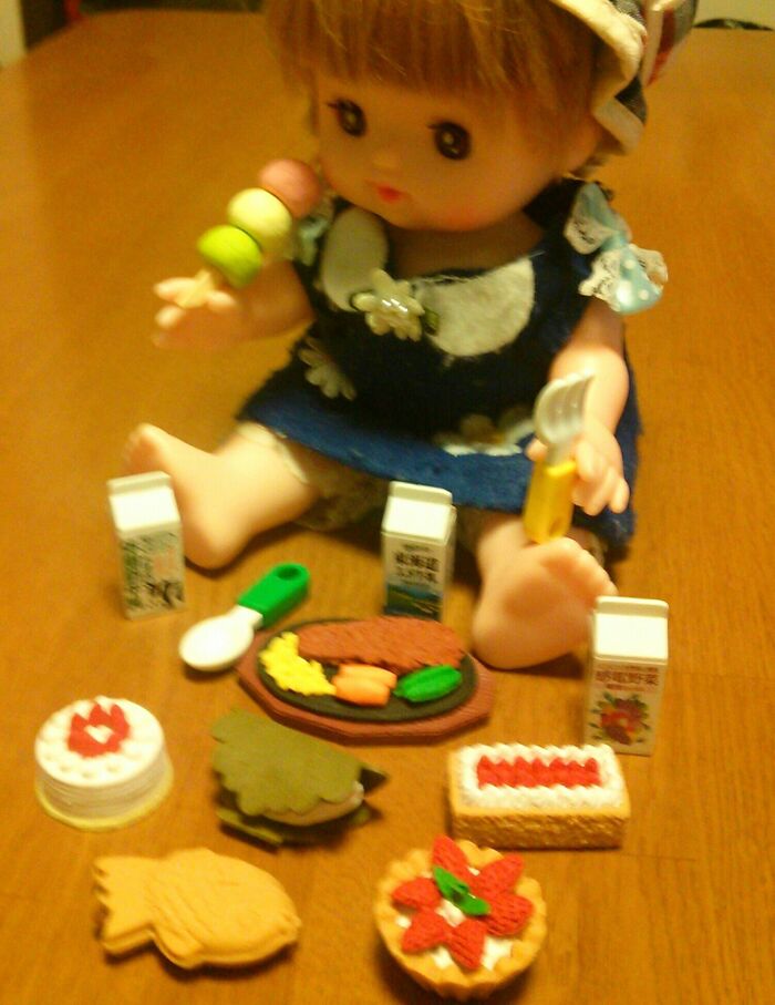 ダイソーのおもしろ消しゴムシリーズ☆メルちゃんにジャストサイズ!