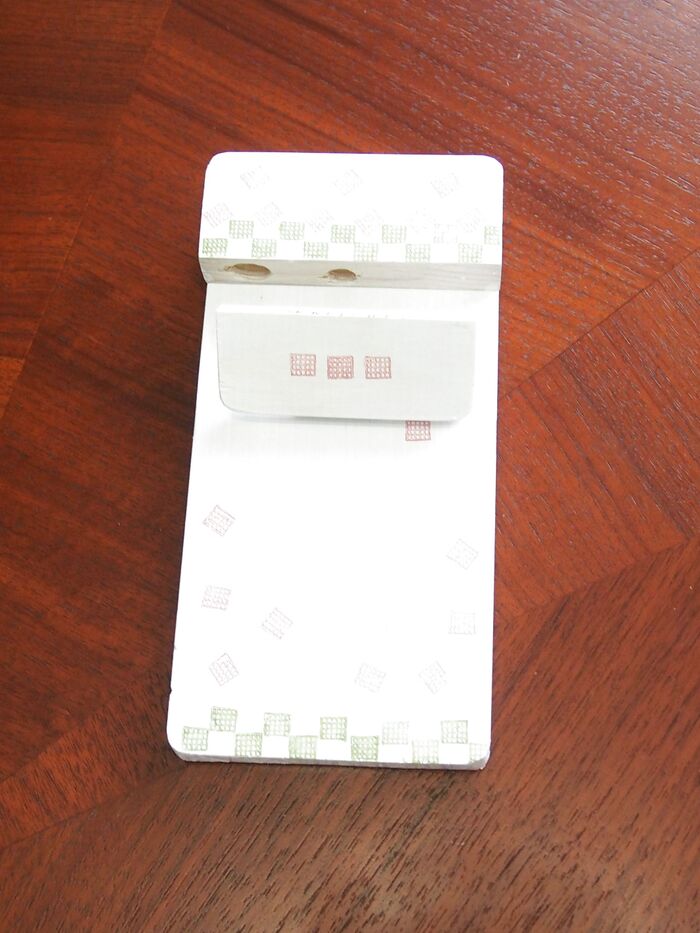 ④キッチンばさみ等のホルダーをボンド付けします