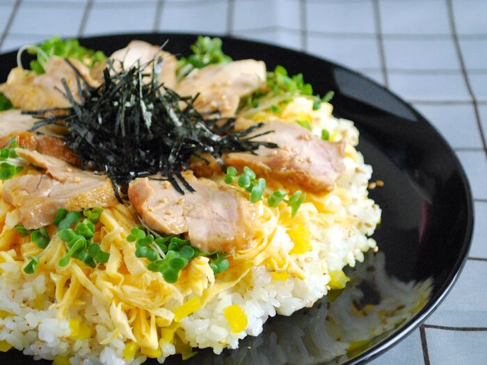 子供ウケ抜群!照り焼きチキンのちらし寿司
