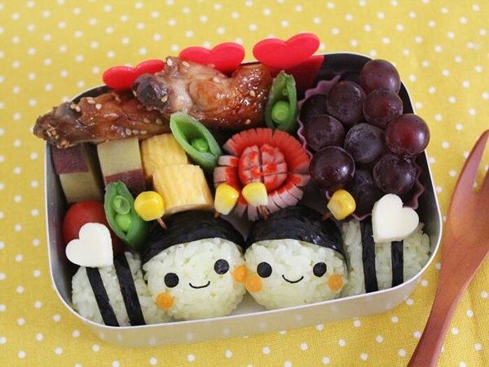 初心者さんにもおすすめキャラ弁!ハチさんデコおにぎり