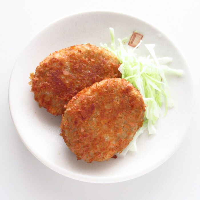 油で揚げます。