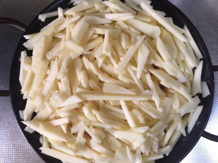 りんごを乗せる