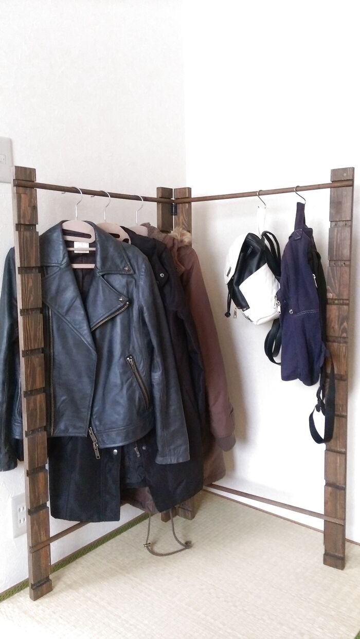 【DIY】塗る・つける・掛けるの3ステップでハンガーラック!