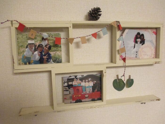100均でハンドメイド!いろいろ飾れる『写真棚』
