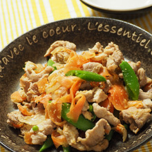 豚こまとにんじんのごま味噌炒め☆作り置きに