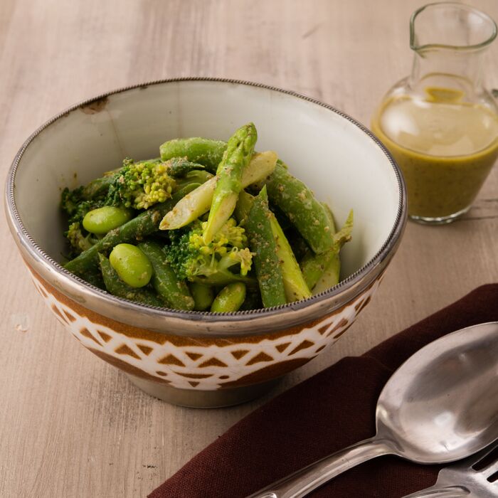 グリーン野菜のジェノベーゼソースがけ
