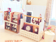 100均グッズで文房具をひとまとめでスッキリ♪収納力バッチリなミニ棚♡