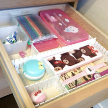 100均の間仕切りですっきり!学習机をお片づけ