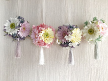 100均苔玉や造花でつくる春のフラワーボール♡