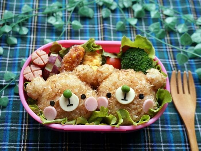 キャラ弁☆かつお節でふわふわくまさんのおにぎり