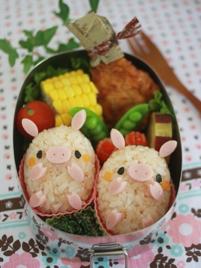 初心者さんにも簡単キャラ弁!ブタちゃんのデコおにぎり