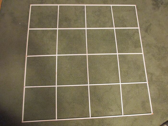 作り方①角材をペイントする。