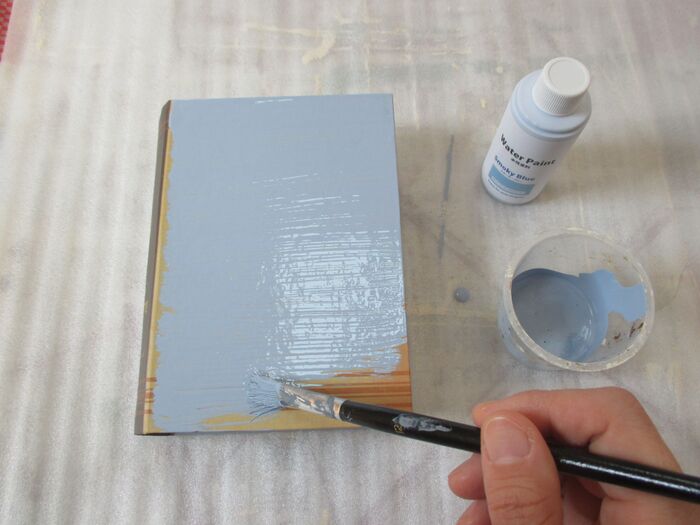 ①ペンキを絵の具の筆でペイントする。2度塗りする。