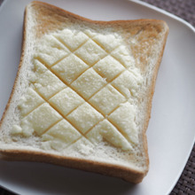 サクサク感を見事に再現!「メロンパントースト」が簡単でおいしすぎ♡