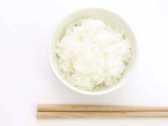 ご飯を熱いうちに冷凍したら電気代は高くなるの?
