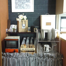 100均造花と紙袋でカフェコーナーの隠れ収納袋♪