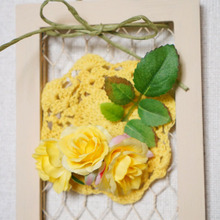 セリアのメッシュフレームに!コースターに造花で!インテリアフレーム♪