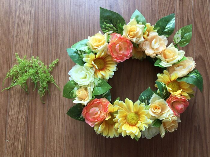 花をバランスよく置いてみます。