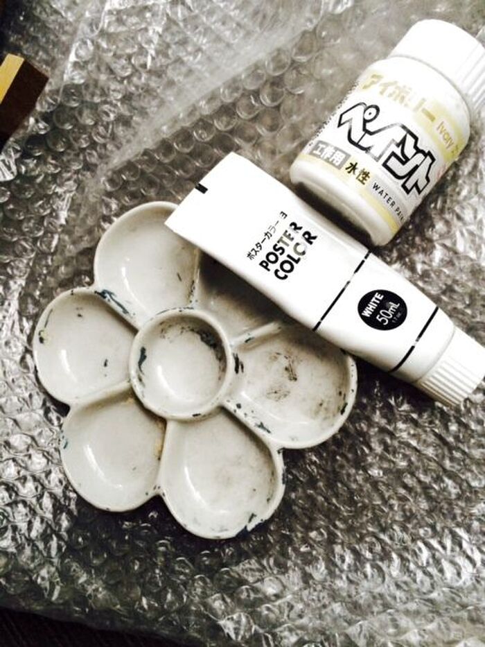 こちらは100均のアクリル絵の具で♪