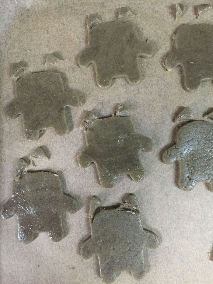 耳を切って形を変える