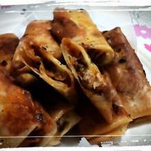 缶詰め簡単アレンジ!鯖缶でイタリアンピザ風春巻き