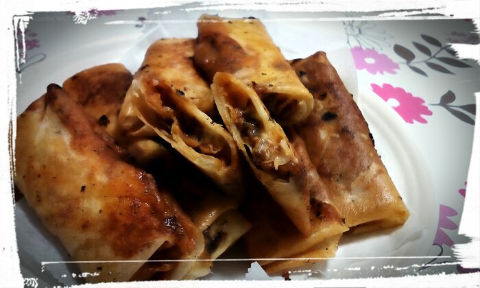 缶詰め簡単アレンジ!鯖缶でイタリアンピザ風春巻き