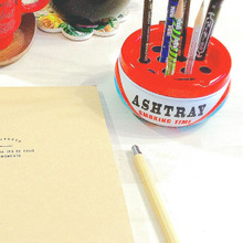 ダイソーのポップな灰皿を鉛筆立てに♡