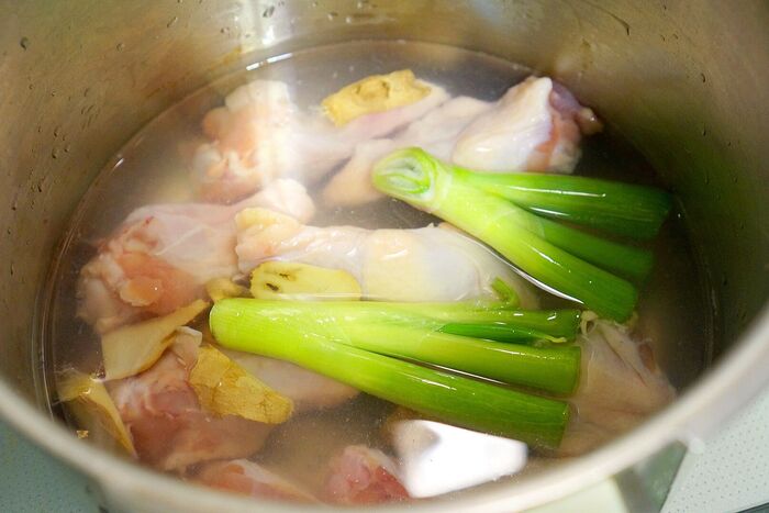 手順1.圧力鍋鍋に材料を入れて煮込みます。