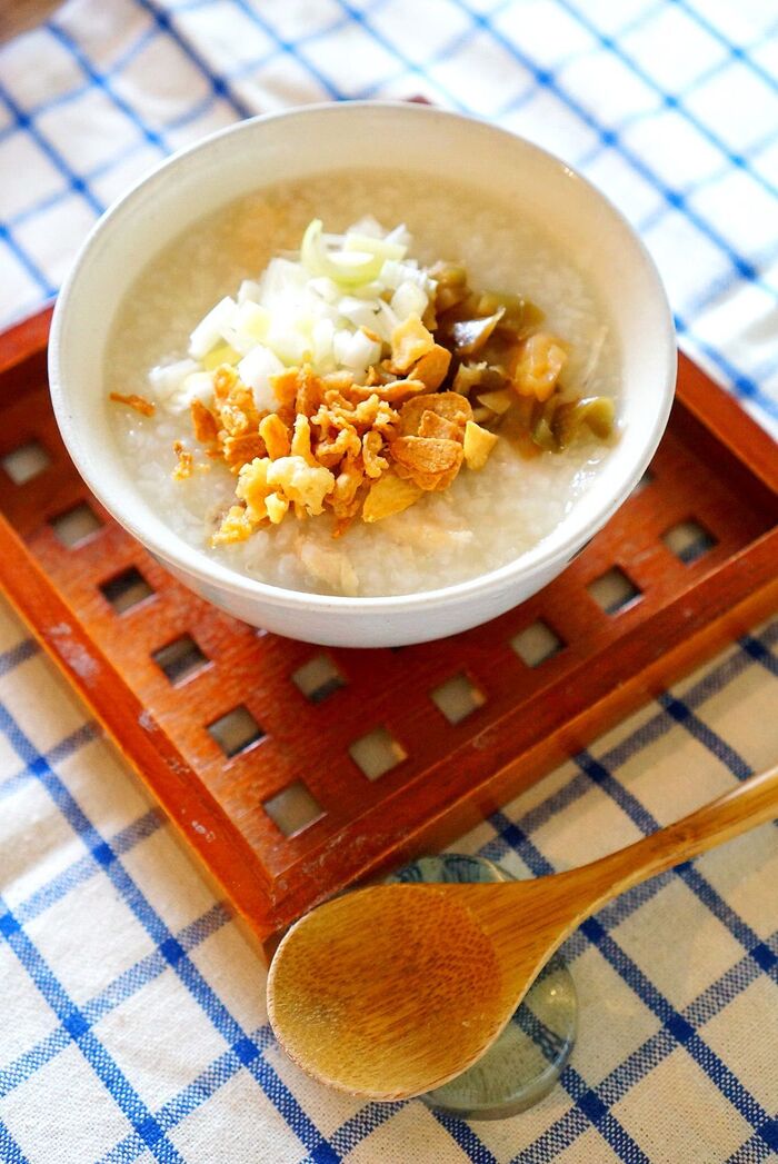 器に盛り付けてお好みのトッピングを!