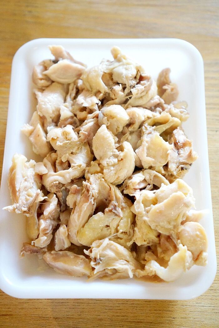 手順3.手羽元の骨をはずします。