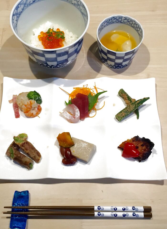 ママ友とのランチ〜イクラ丼と味噌汁とワンプレートおかず