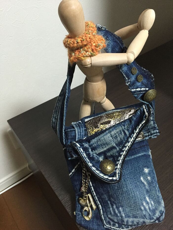 履かなくなったデニムパンツをリメイク‼️後ろポケット&ウエストでお出かけバッグ★彡