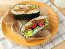 カレーでお弁当計画! ボンカレーおにぎらず