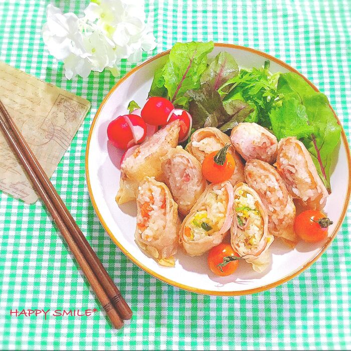 余りご飯を春巻きに♡豚ロース薄切り肉とトマトチーズご飯春巻き♡