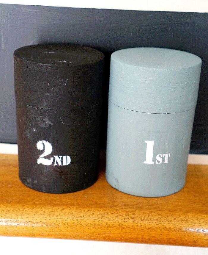 手順2.表面に好きな色を塗って転写シールを貼る