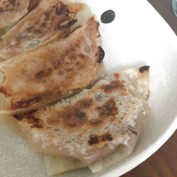 外はカリカリ、中はトロリ!朝食においしいバナナチョコ餃子♪