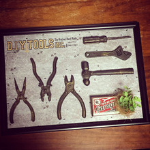 おもちゃの工具を飾って♪100均素材でできる男前インテリア雑貨